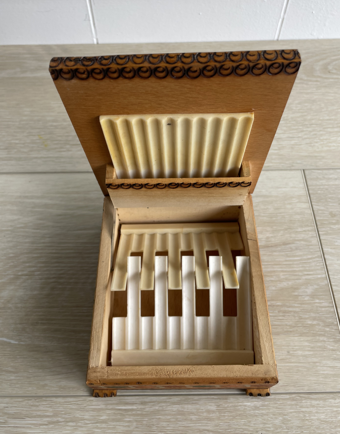 Carved Cigarette Box Dispenser - Image 3