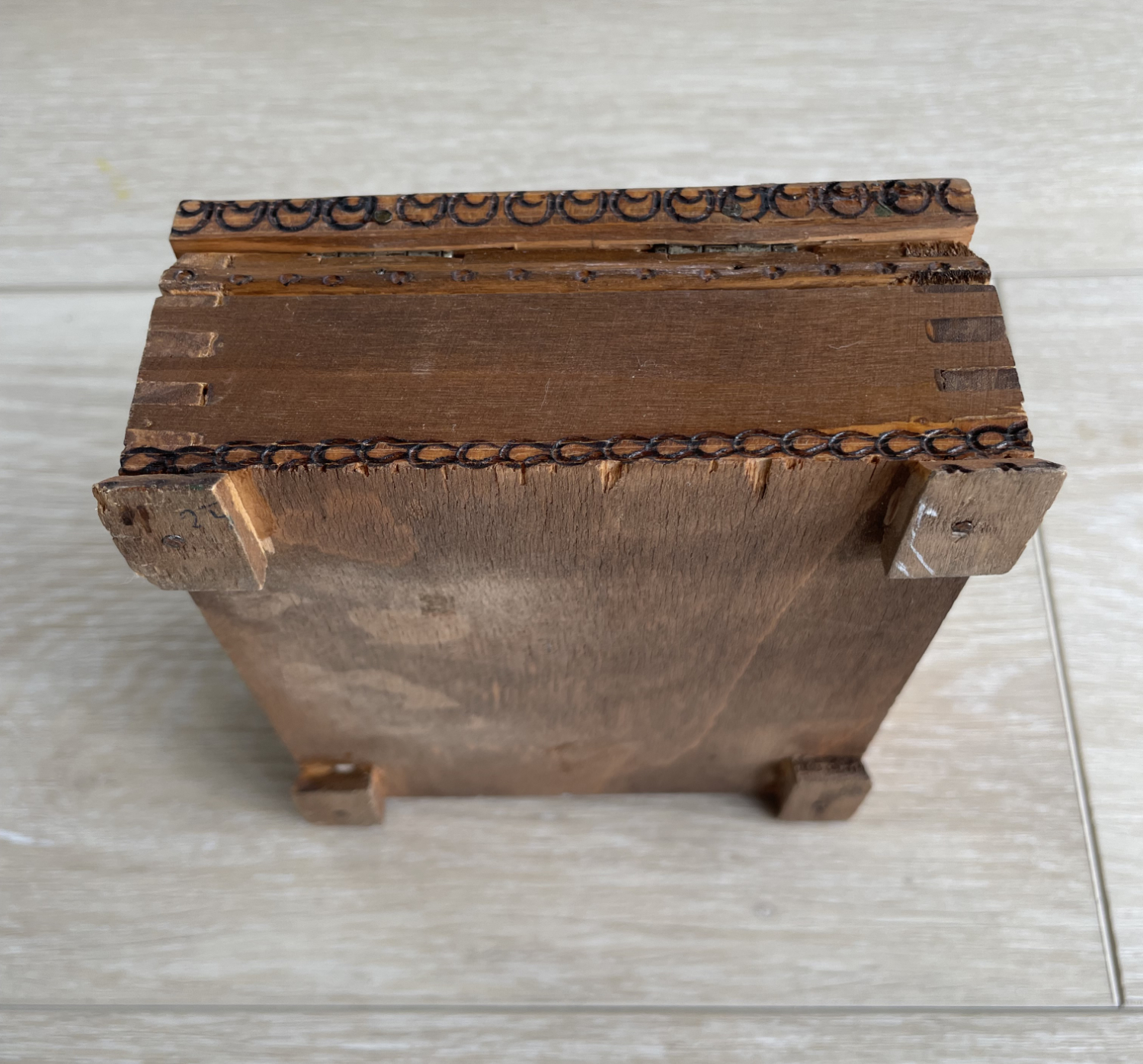 Carved Cigarette Box Dispenser - Image 5