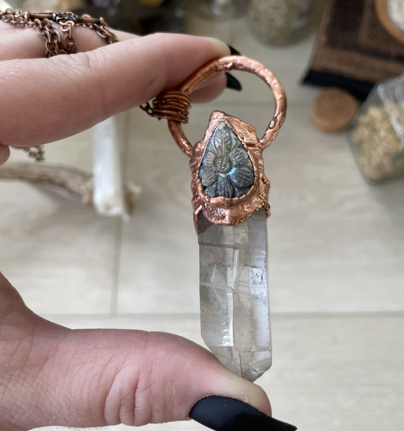 Raw Quartz Point with Floral Carved Labradorite Teardrop in Copper - Image 3